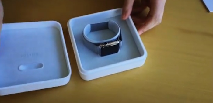 Apple Watch dans sa boîte