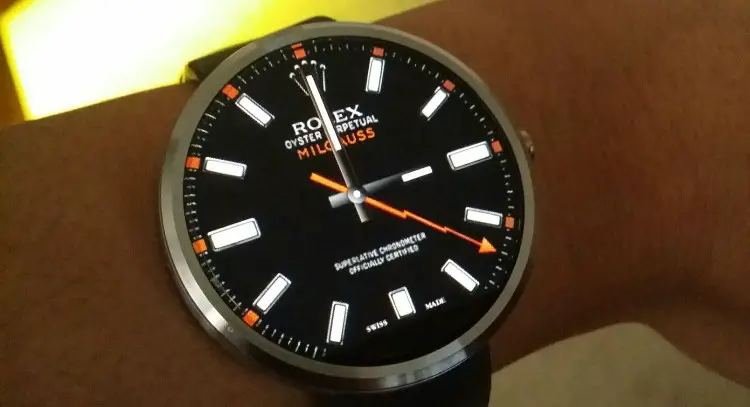 une Moto 360 avec un cadran Rolex Millgauss